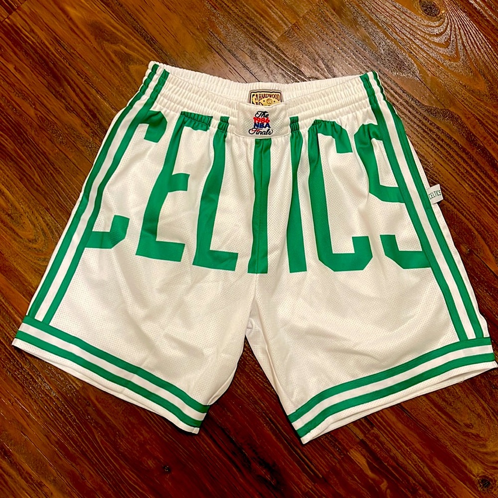 Men’s CELTICS basketball jersey shorts SIZE L